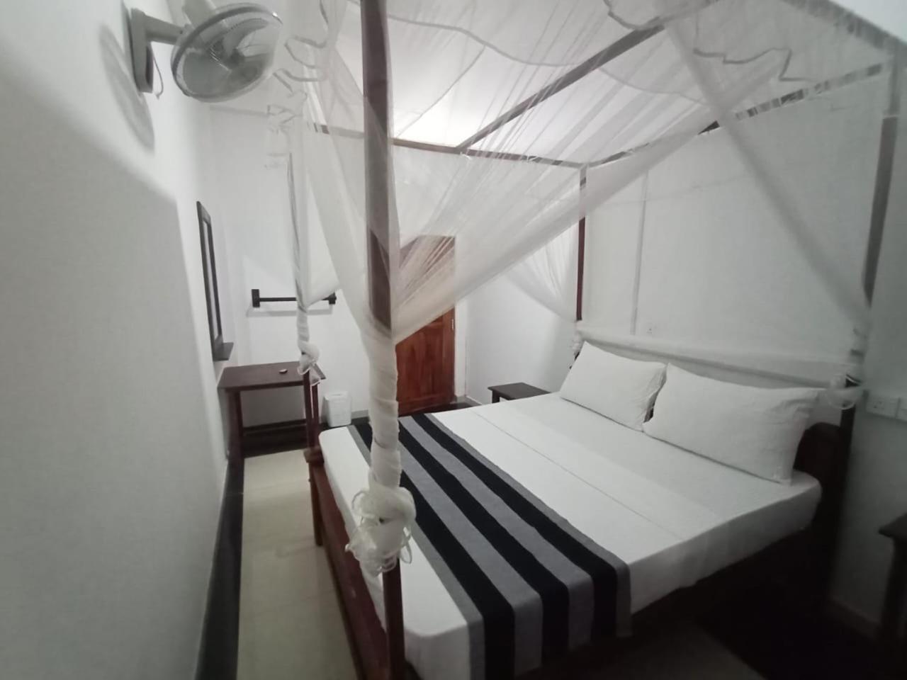 Ray Homestay Удавалаве Экстерьер фото